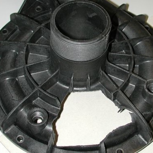 Figure 1 - A housing component made of PA GF50 experiences deformation caused by an internal pressure test at room temperature. (c) SIGMA Engineering GmbH Figure 1 - A housing component made of PA GF50 experiences deformation caused by an internal pressure test at room temperature. (c) SIGMA Engineering GmbH